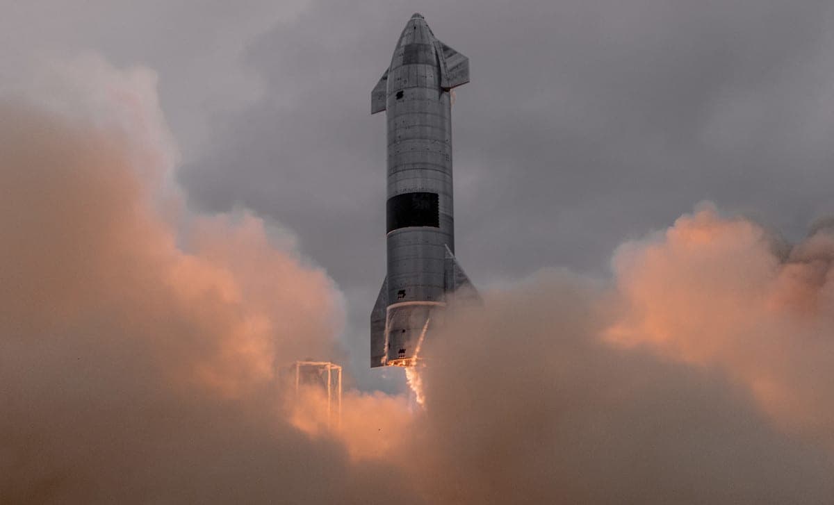 Will 9-10 SpaceX Starship launches successfully reach Space in 2026?