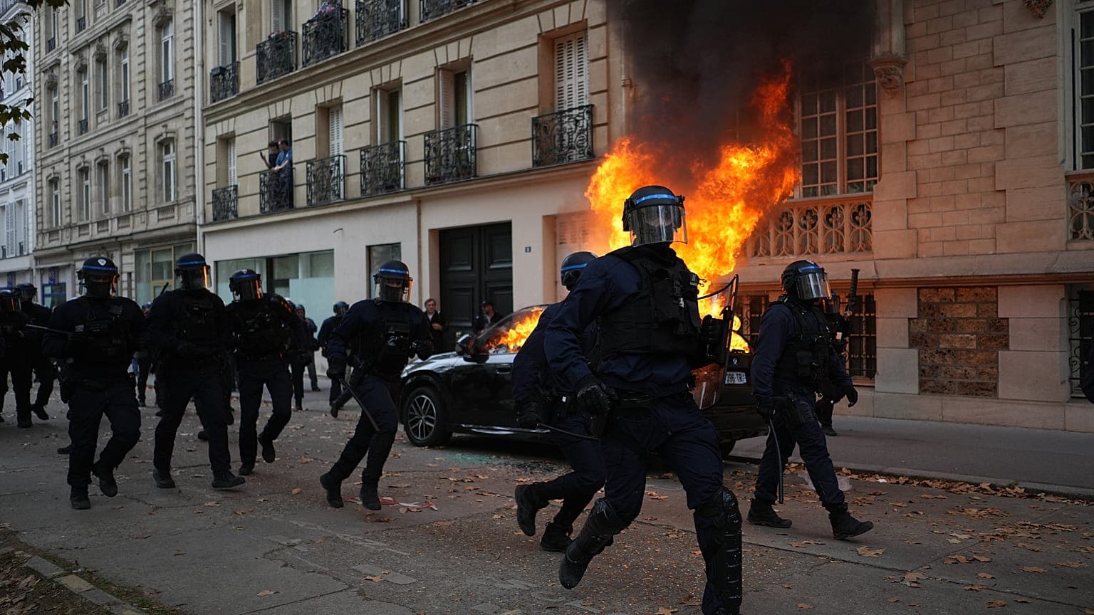 Paris curfew by October 24?