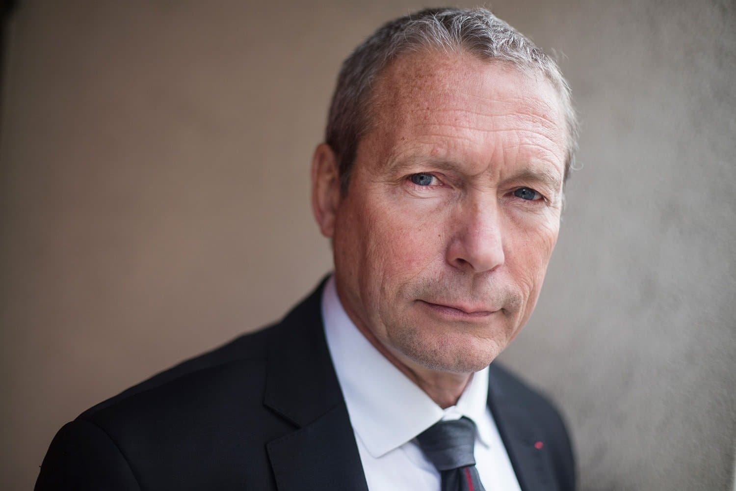 Will Jean-Michel Fauvergue be on the ballot for the 2027 French presidential election?